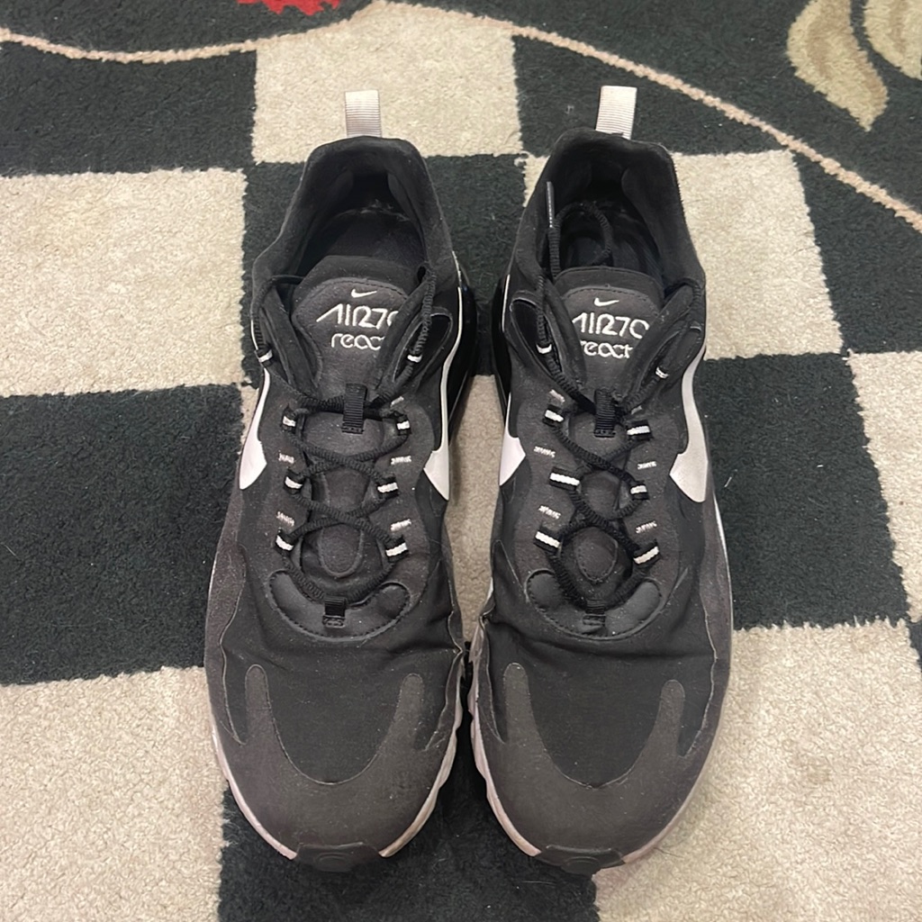 Nike 270